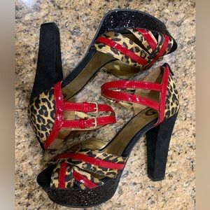 G by Guess - Brand new in box - Glitter High Heels - Leopard/ Cheetah - Size 8